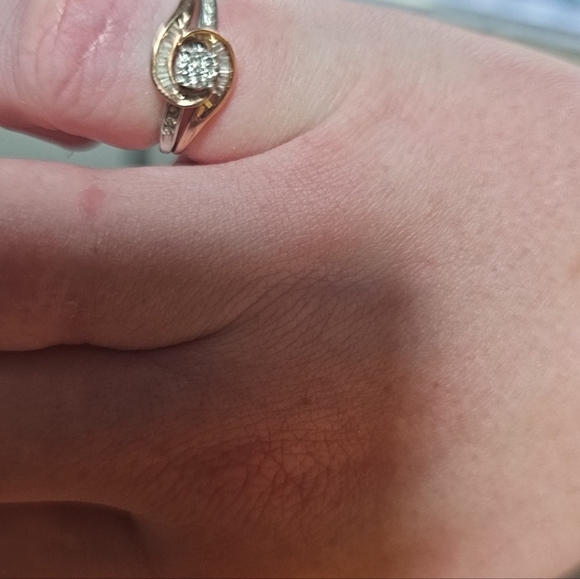 10k white gold two tone engagement ring - Picture 4 of 6